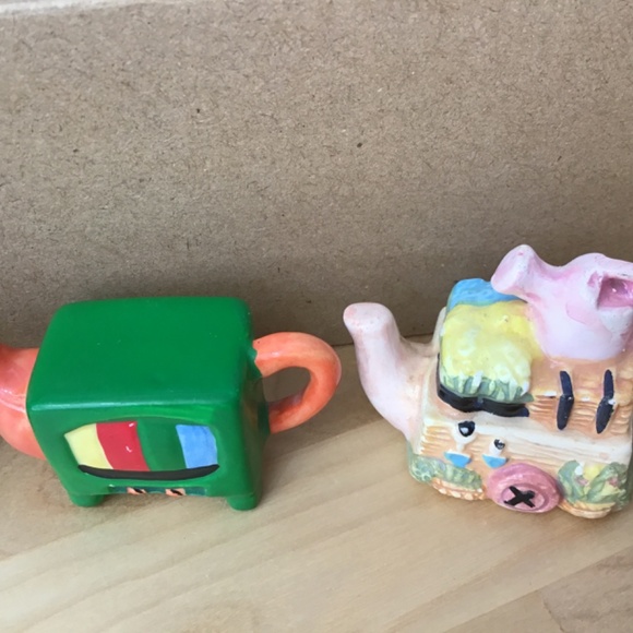 Red Rose Tea Pots - Picture 2 of 13